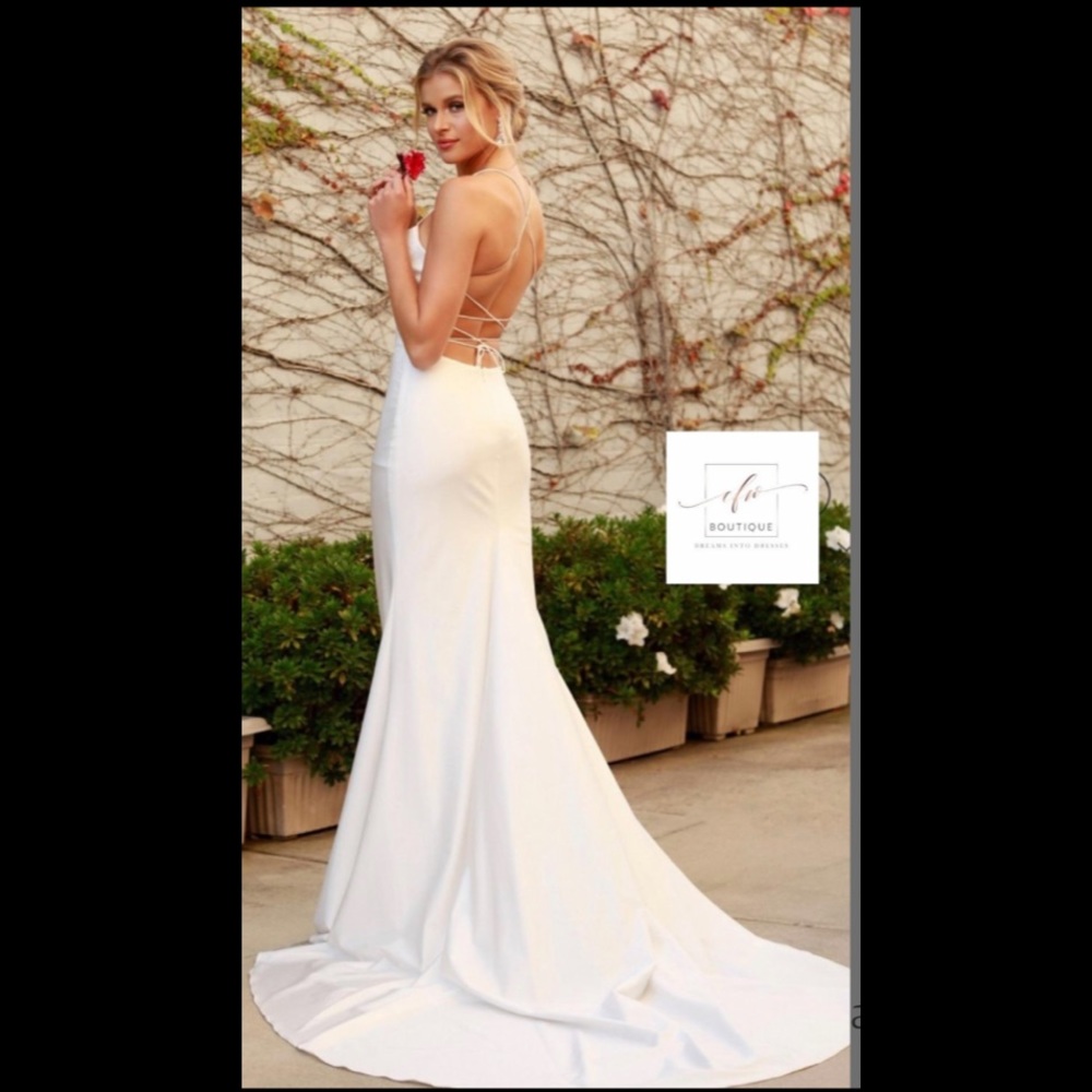 BRAND NEW WEDDING DRESS